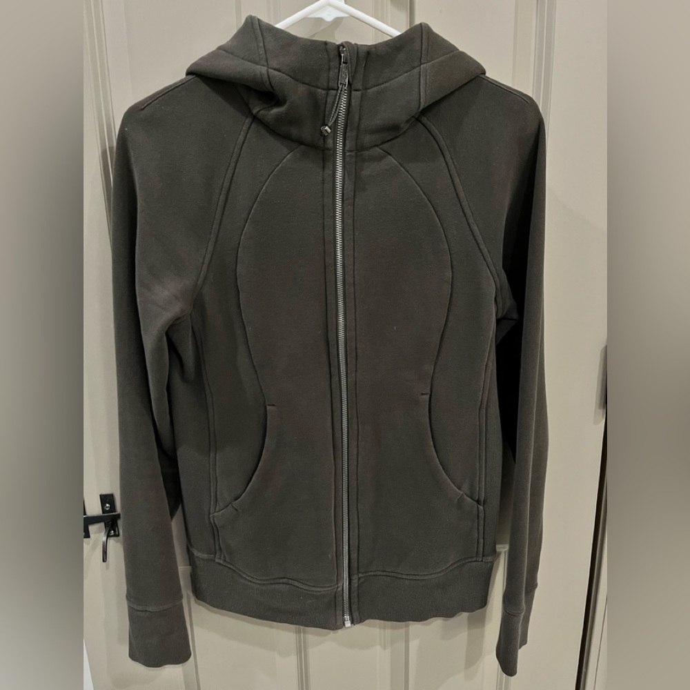 Lululemon size 8 olive green scuba hoodie